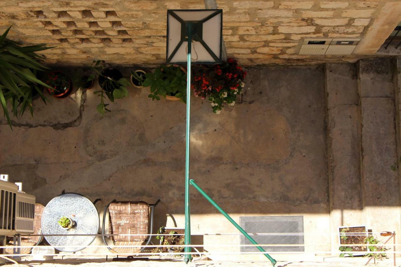 Street Garden Apartment Hvar Town Exterior photo